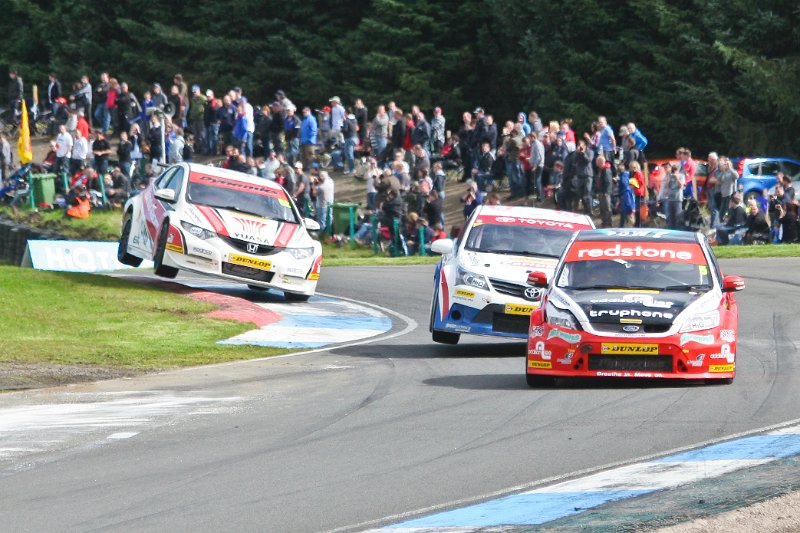 BTCC_races_Knockhill_August_26th_2012 (40).jpg